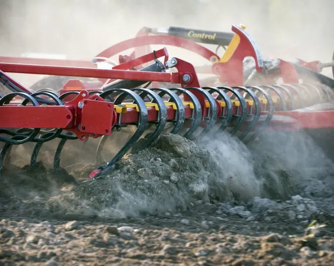 Ви зараз переглядаєте Передпосівний культиватор NZ: які деталі визначають якість обробітку ґрунту вже з першого проходу