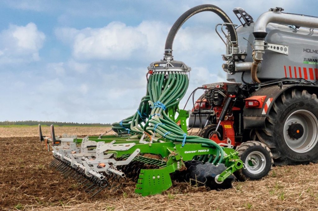 Amazone Catros з подвійним боронуванням