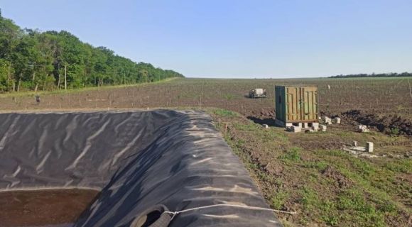 Система зрошення фундукового саду. Фото з особистого архіву Павла Рогози / Суспільне.Дніпро