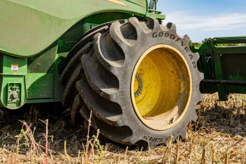 Ви зараз переглядаєте Найбільша аграрна шина у світі: Goodyear отримала схвалення ЄС