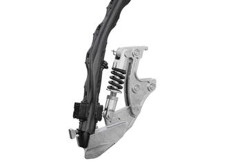 Система ArrowTube від Precision Planting (PTx Trimble) прискорює та вирівнює кукурудзяні насіння в каналі для насіння.