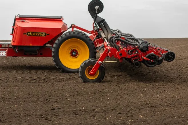 Універсальна Tempo L CF забезпечує точний висів від ріпаку до кукурудзи весняною посівною 20261