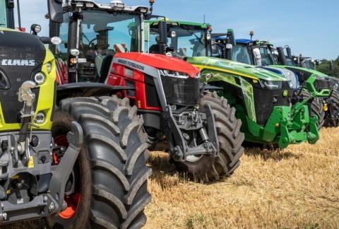 Ви зараз переглядаєте У Європі у 2025 році зареєстрували близько 125,1 тис. нових тракторів: топ-10 ринків