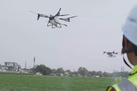 Ви зараз переглядаєте Китай використовує дрони для доставки овочів з поля на ринок