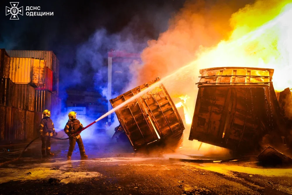 Ви зараз переглядаєте Російські БпЛА пошкодили портову інфраструктуру на Одещині