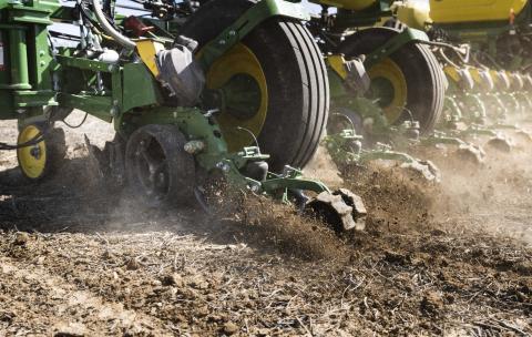 Ви зараз переглядаєте Нова технологія сівби кукурудзи ArrowTube покращує схожість насіння