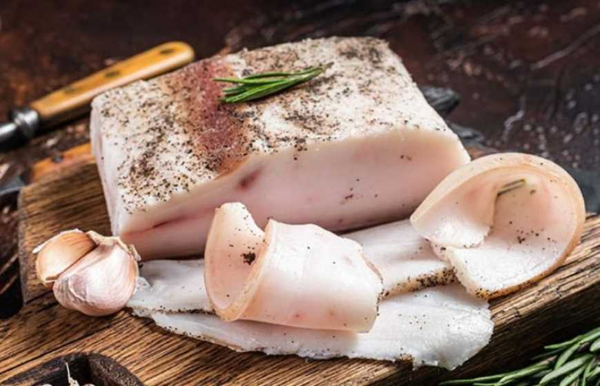 Ви зараз переглядаєте За рік ціни на сало в Україні зросли більш ніж на 30%