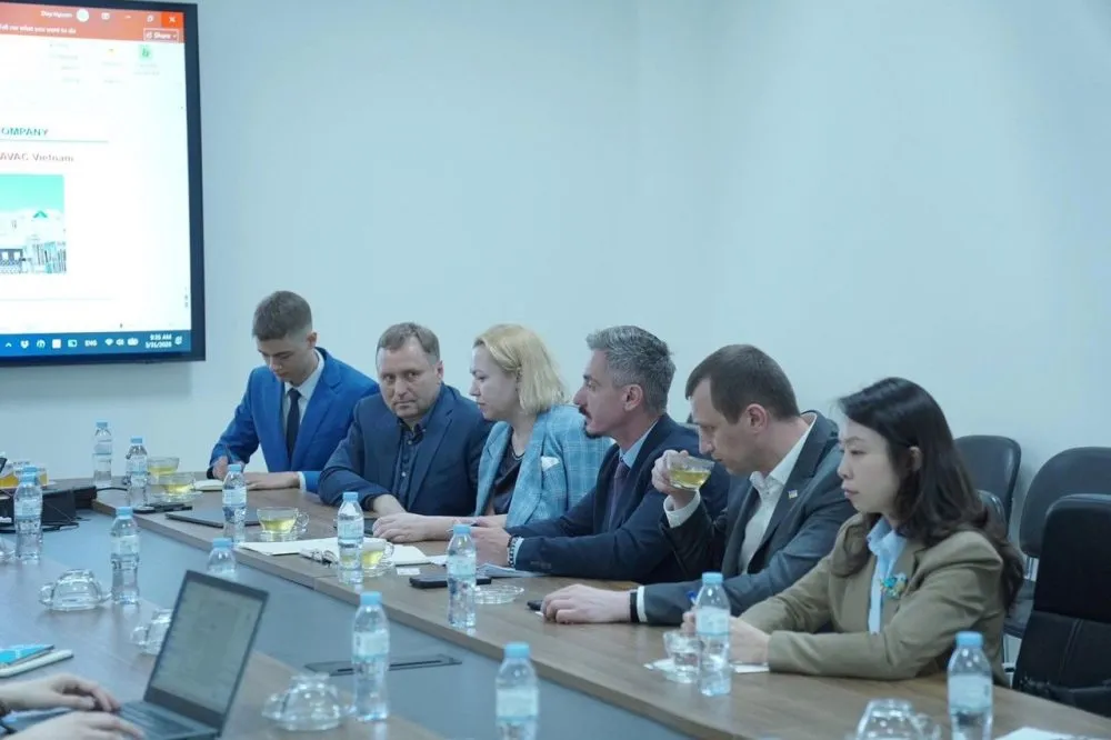 Вакцина проти АЧС вже існує: українська делегація відвідала виробника у В’єтнамі1