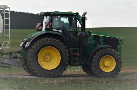Ви зараз переглядаєте John Deere тестує прототип оновленої серії 6R: нова кабіна, капот і інтегрований контроль тиску в шинах