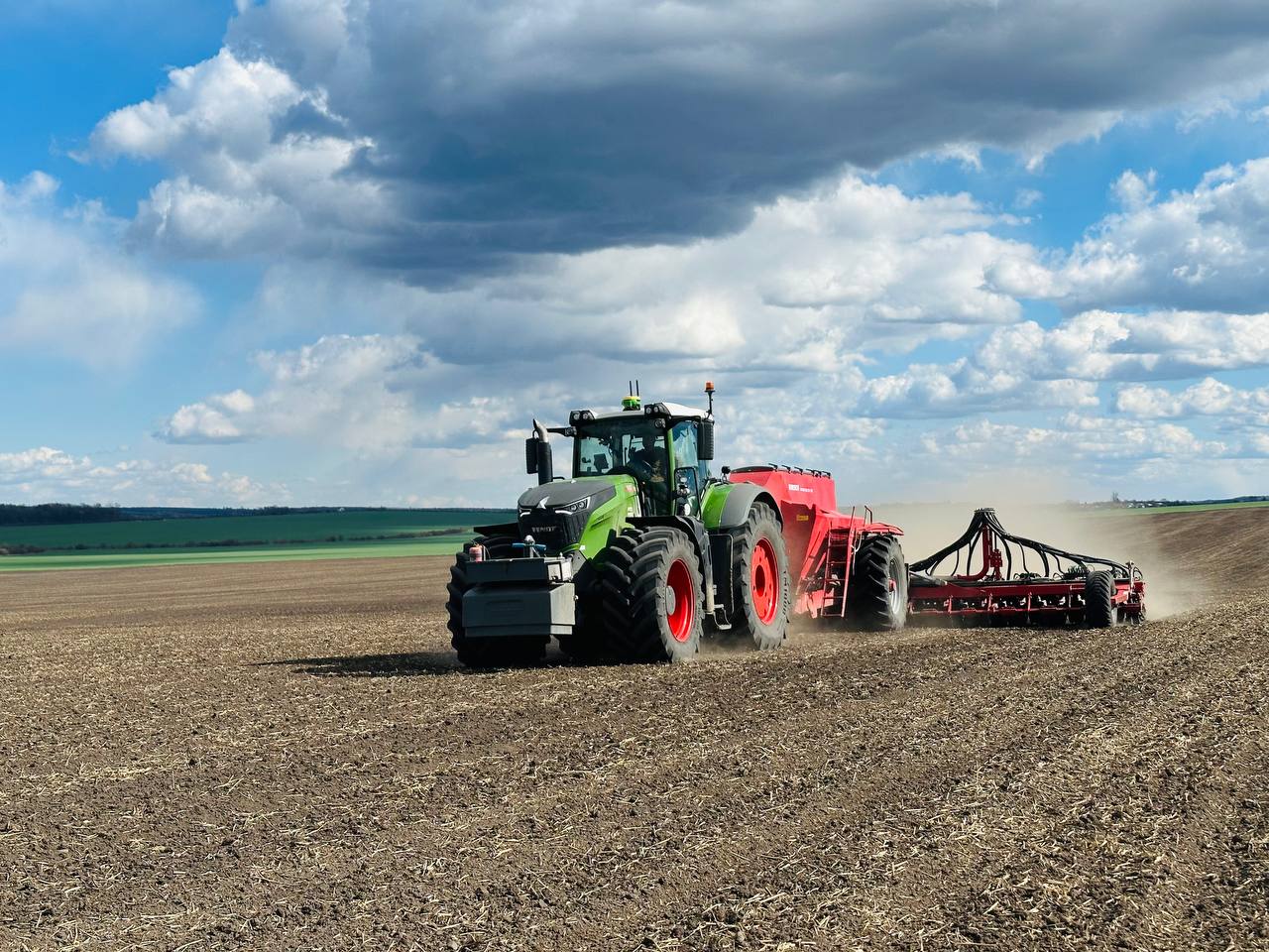 Ви зараз переглядаєте CEO «Контінентал»: Оновлюємо сільськогосподарську техніку та автопарк, щоб не залежати від перевізників