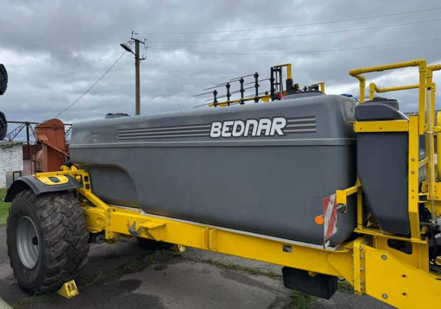 Ви зараз переглядаєте BEDNAR розпочав продажі бункерів для рідких добрив BEDNAR FERTI-TANK