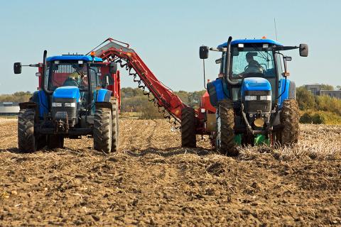 Ви зараз переглядаєте Австралія оголосила пакет на A$10 млрд для посилення безпеки постачання пального та добрив