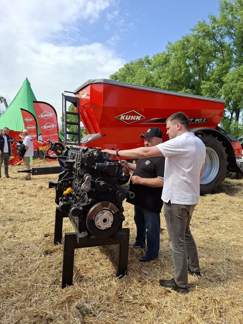Titan Machinery Україна представила на AGRO Challenge 2026  техніку Case IH, Kuhn та Bednar7