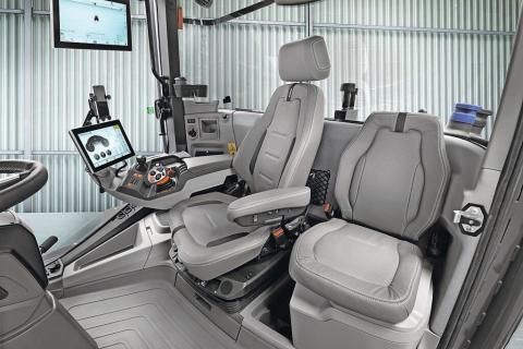 Ви зараз переглядаєте Claas оновлює трактори Xerion 12 на 2026 рік: Autodroop, нове ПЗ Cmatic, доопрацьований TerraTrac і підготовка до автономності