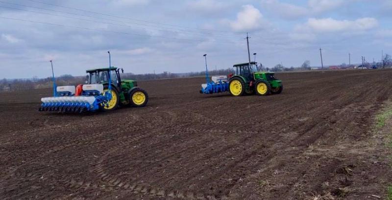 Аграрії Черкащини завершують весняну посівну: найбільші площі відвели під соняшник та кукурудзу Аграрії Черкащини завершують весняну посівну: найбільші площі відвели під соняшник та кукурудзу
