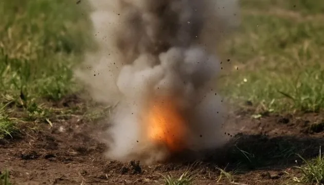 Ви зараз переглядаєте На Чернігівщині двоє фермерів загинули після спроби розібрати знайдений БПЛА