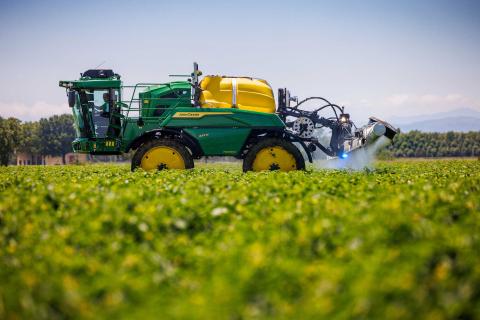 Ви зараз переглядаєте John Deere закриває завод Mazzotti в Італії та знімає з виробництва самохідні обприскувачі серії 300M
