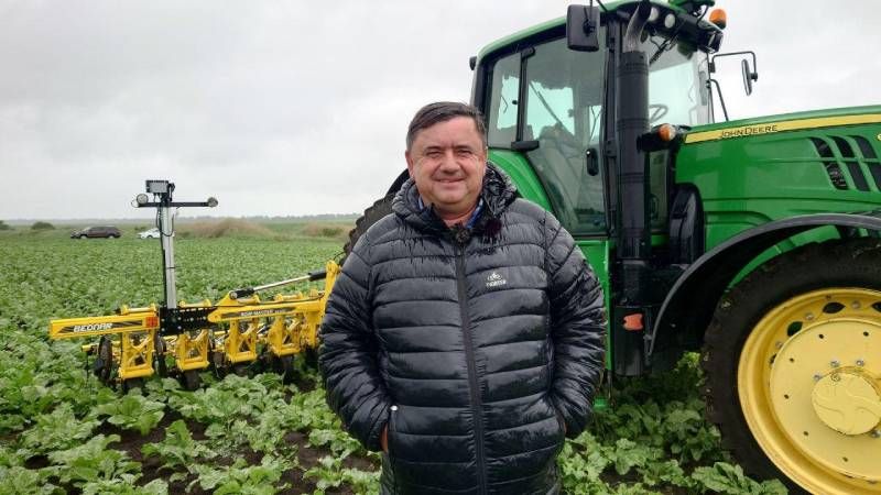 Ви зараз переглядаєте У господарстві на Київщині показали підхід до міжрядної культивації буряків, кукурудзи та соняшнику