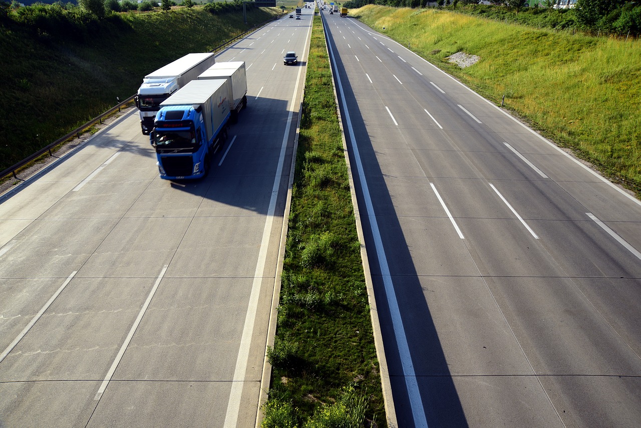Ви зараз переглядаєте За дві декади травня Україна експортувала автотранспортом понад 200 тис. тонн агропродукції