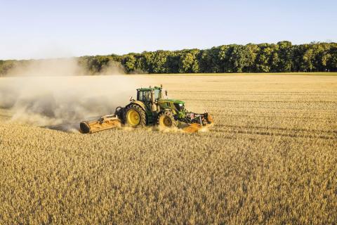 Ви зараз переглядаєте John Deere оновить серію 6M до модельного року 2027: трансмісія e19, нова ергономіка та більше цифрових функцій