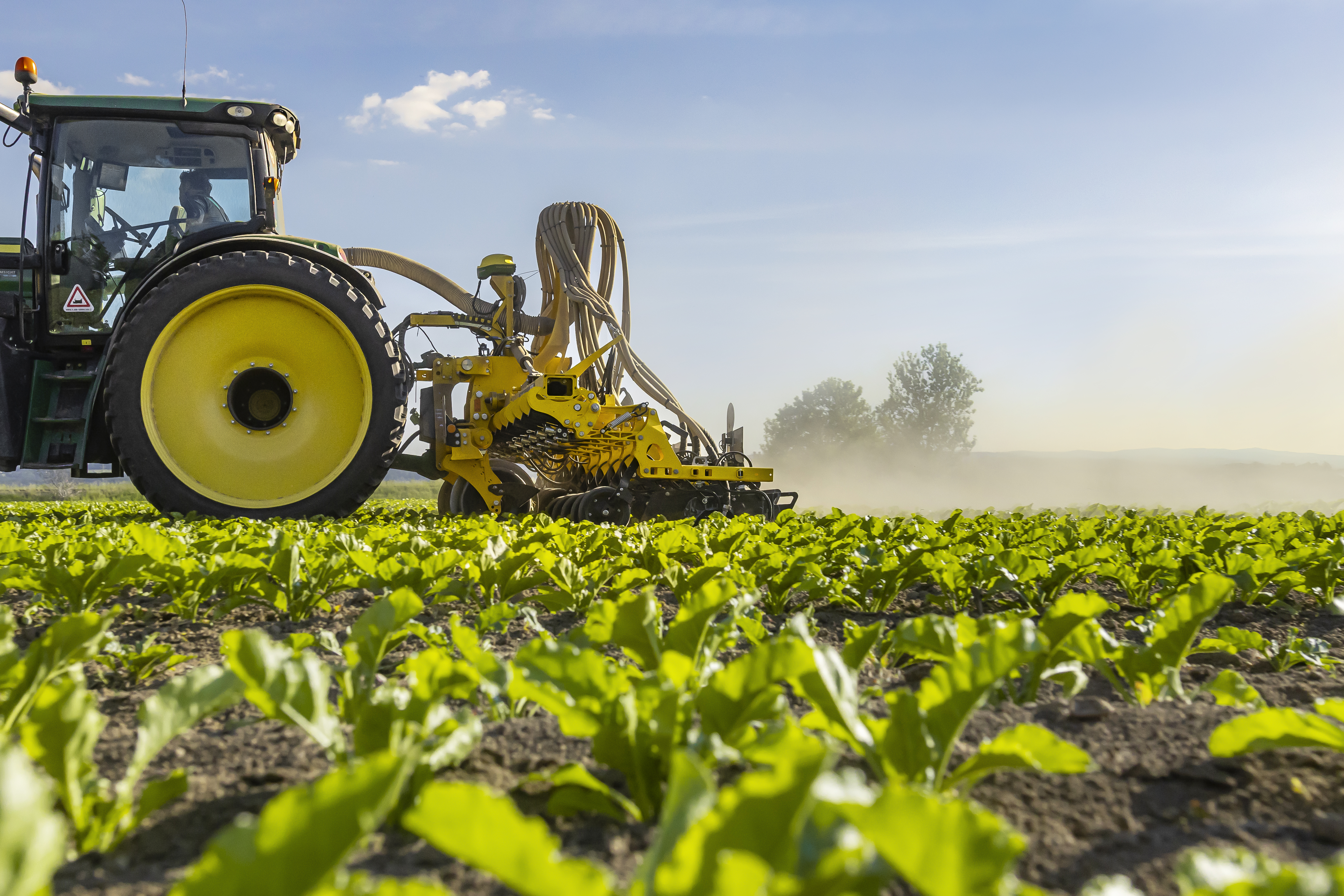 ROW-MASTER RN_PROFI з функцією John Deere AutoPath: точний міжрядний обробіток ґрунту нового покоління1