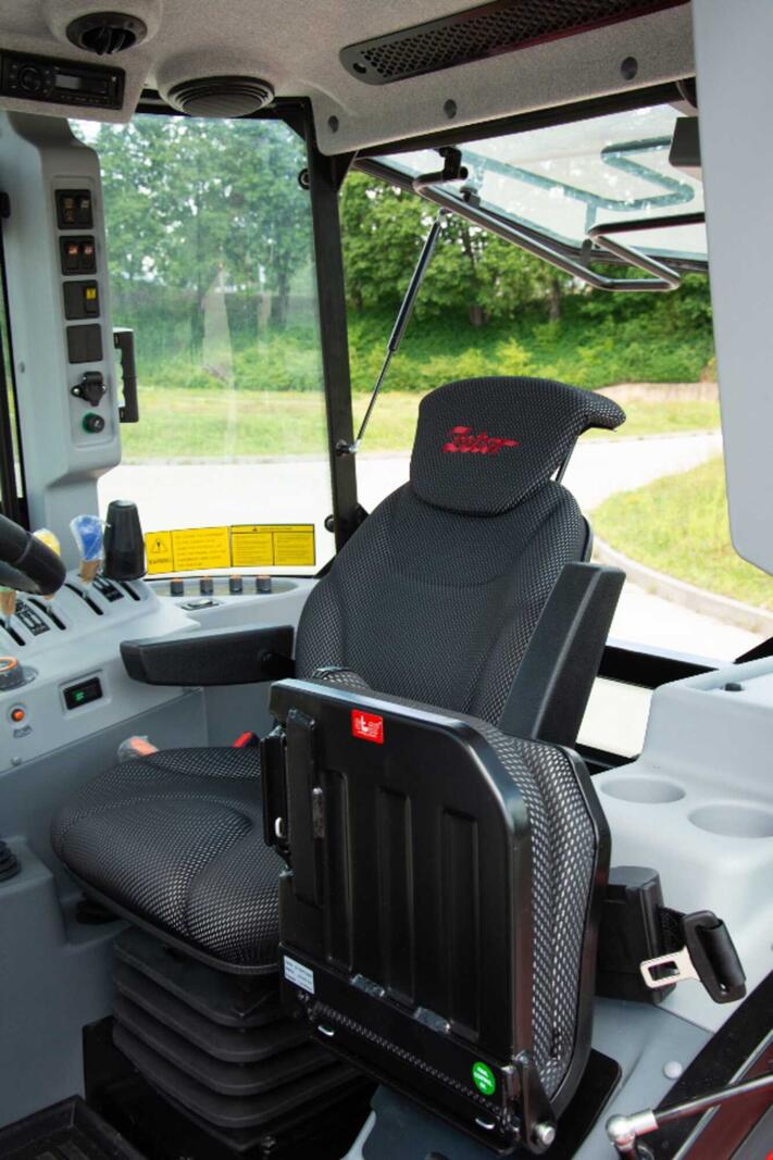 Кабіна трактора Zetor серії 5
