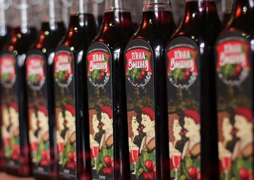 Ви зараз переглядаєте Росіяни вкрали бренд «П’яна вишня» та відкрили клон у Казані