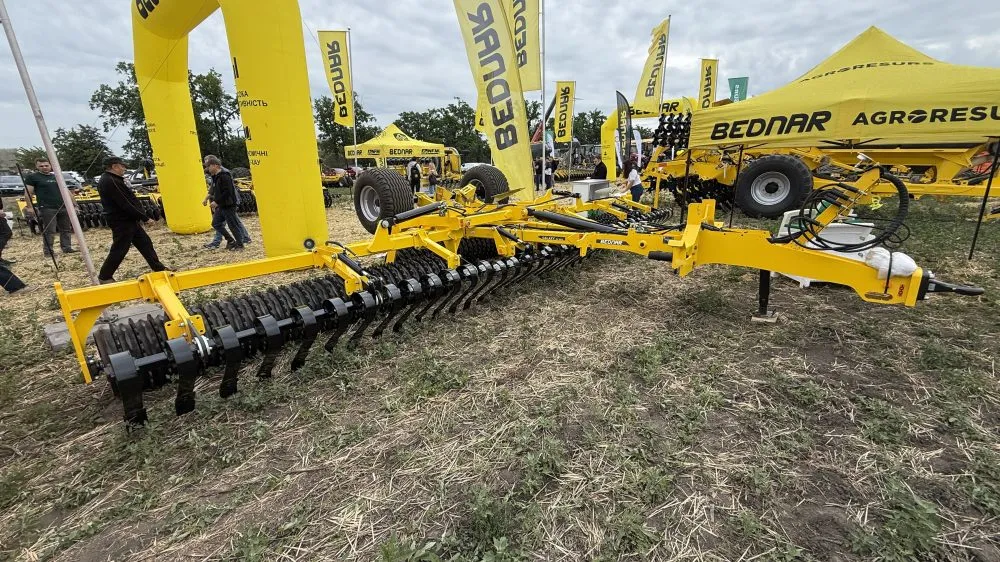 Ви зараз переглядаєте BEDNAR вперше презентував коток GALAXY на Дні поля AGRO Кіровоградщина