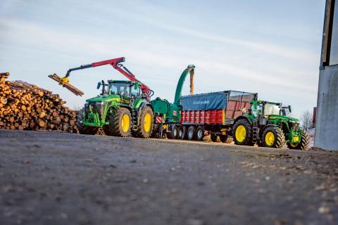 Ви зараз переглядаєте John Deere оновлює трактори 6R, 6M та 8R на модельний рік 2027: акцент на комфорт, трансісії та цифрові функції