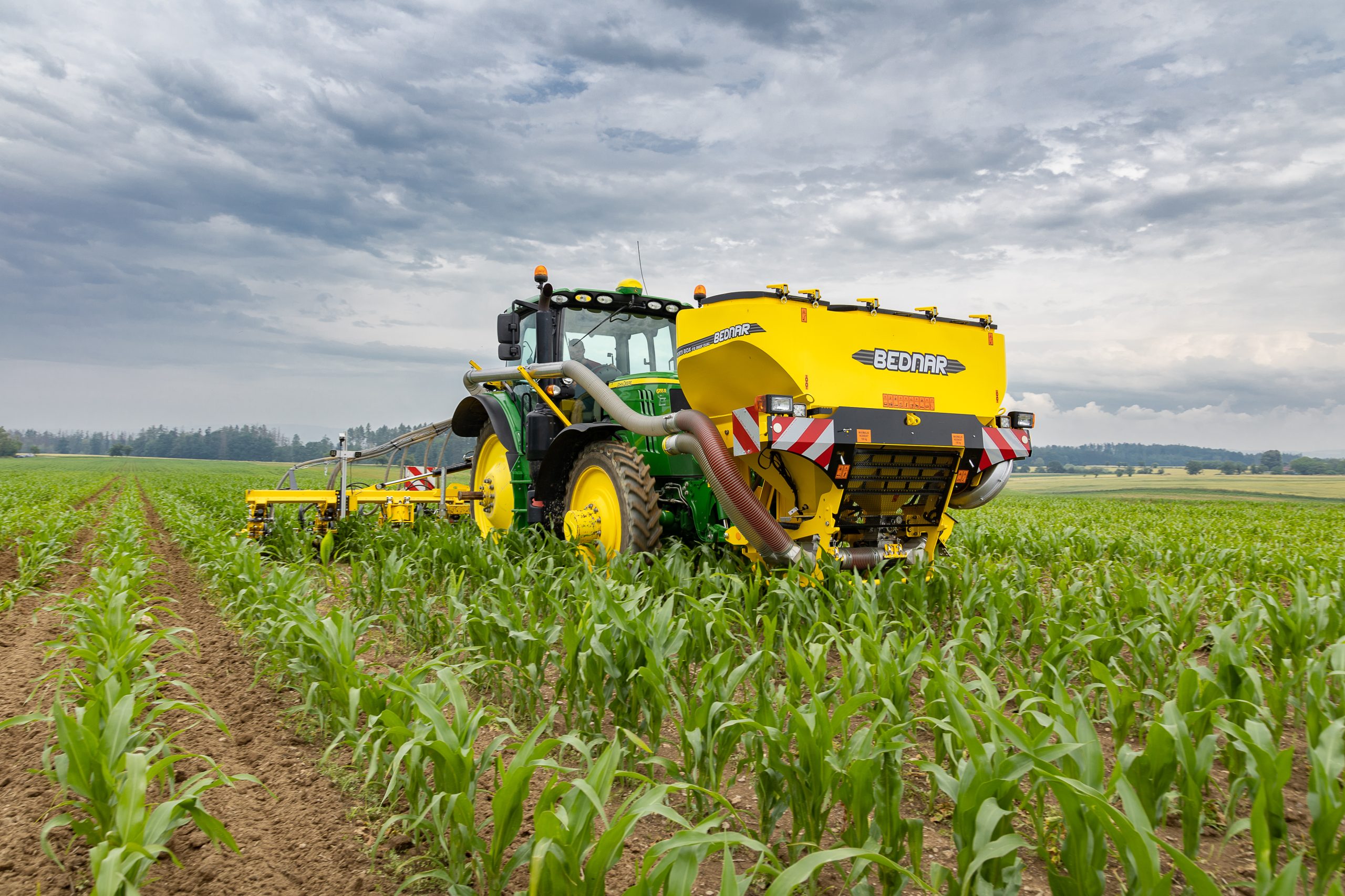 Ви зараз переглядаєте ROW-MASTER RN_PROFI з функцією John Deere AutoPath: точний міжрядний обробіток ґрунту нового покоління