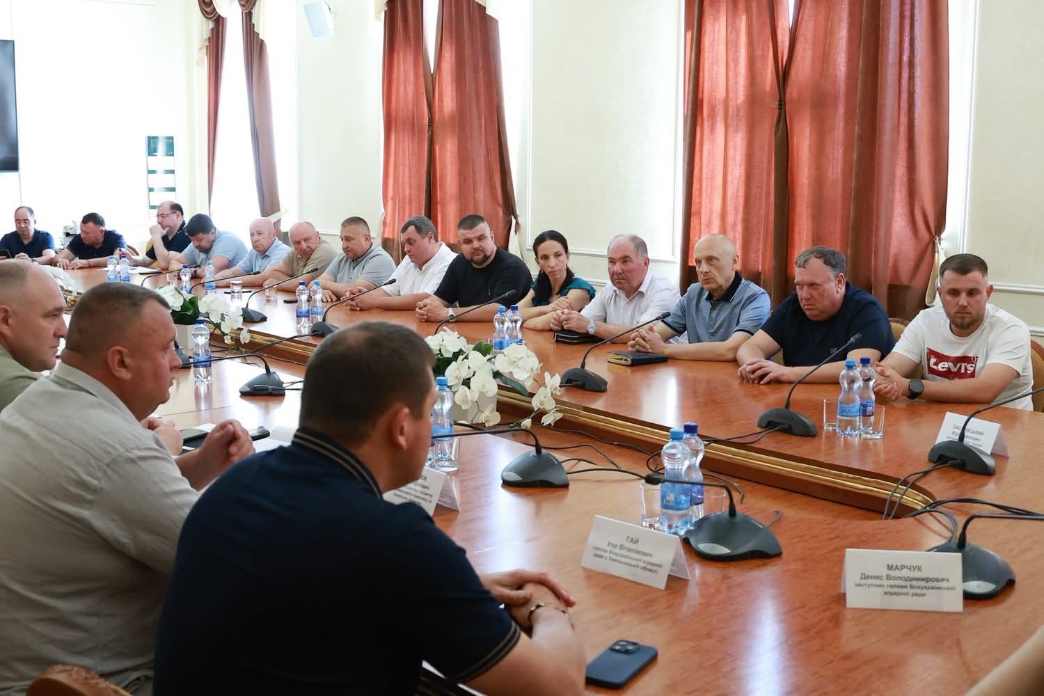 Ви зараз переглядаєте Робоча група ВАР на Хмельниччині напрацювала пропозиції щодо підтримки аграріїв та змін до законодавства