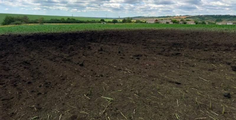 Внаслідок авіаудару росіян на Харківщині знищено посіви кукурудзи