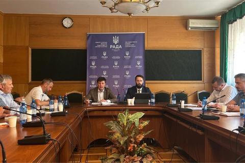 Ви зараз переглядаєте Держава розширює підтримку молочної галузі: компенсації на ферми, кредити 5-7-9% і «Національний кешбек»