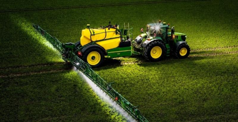 Трактор John Deere 6M