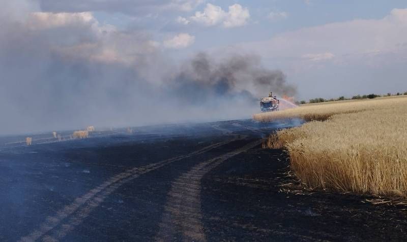 Ви зараз переглядаєте Російські дрони уражають поля на Миколаївщині та Херсонщині далеко за червону 50-кілометрову зону