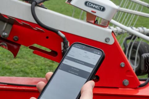 Ви зараз переглядаєте Pöttinger оновила застосунок Harvest Assist до версії 4.0 для заготівлі трав’яного сінажу