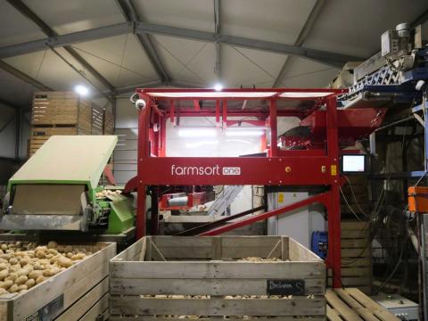 Ви зараз переглядаєте Оптичний сортувальник Farmsort.one поєднує калібрування та оцінку якості картоплі в одному проході