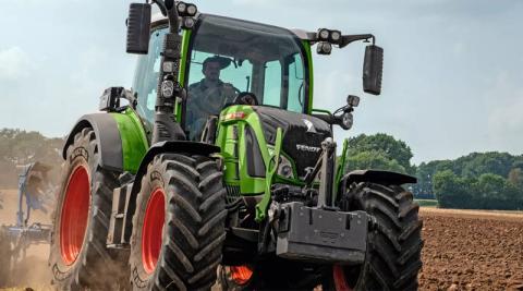 Ви зараз переглядаєте Fendt представив трактори 500 Vario Gen3 потужністю 124–163 к.с. для робіт у тваринництві та на фермі