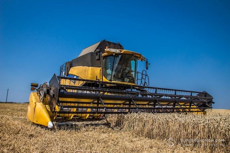 Ви зараз переглядаєте Аграрії на прифронтових територіях отримали 12 млн грн компенсації за придбану техніку