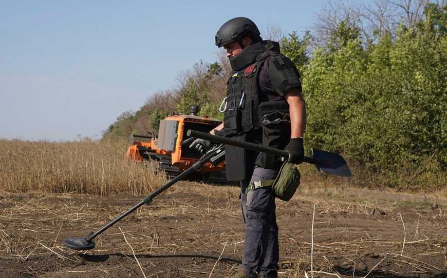 Ви зараз переглядаєте Розмінування сільгоспземель: вартість гектара та темпи у липні