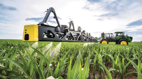 Ви зараз переглядаєте John Deere майже подвоює впровадження See & Spray та розширює точне землеробство