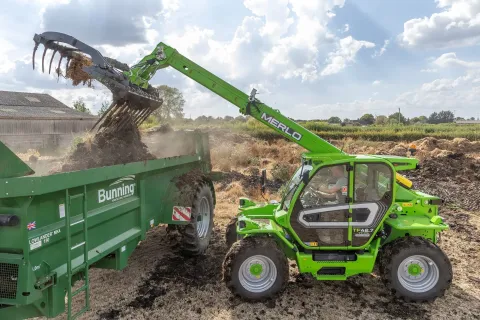 Ви зараз переглядаєте Merlo UK представила телескопічні навантажувачі TurboFarmer Gen III: оновлена кабіна, FOPS і система ASCS