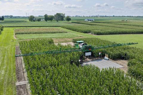 Ви зараз переглядаєте Bayer просуває спільний пайплайн насіння і ЗЗР: Preceon Smart Corn, інсектицид Plenexos та нові соєві трейти