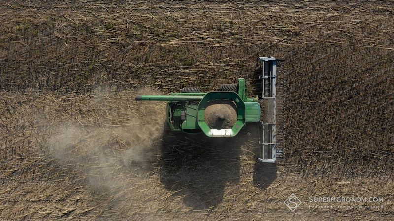 Ви зараз переглядаєте Випробування 23 гібридів соняшнику в Агрофірмі «Ольгопіль»: врожайність та олійність