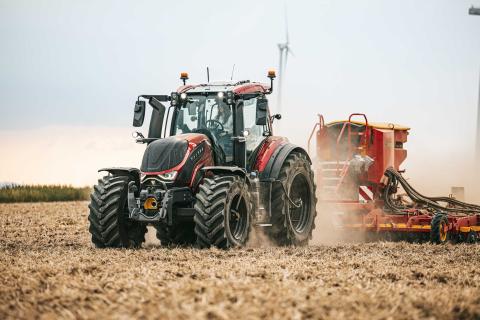 Ви зараз переглядаєте Valtra оновила T-Serie: двигун AGCO Power Core75, CVT ML 180 і нове 10-ступеневе powershift T760