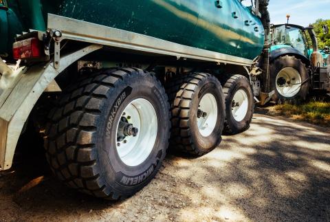 Ви зараз переглядаєте Michelin розширює лінійку шин для причепів і цистерн: WorkXBib виходить у розмірі 600/55 R26.5