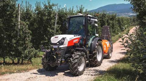 Ви зараз переглядаєте STEYR представив Spezial F CVT: спеціалізовані трактори 100–120 к.с. для садів і хмільників