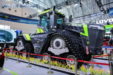 Ви зараз переглядаєте Zoomlion показала шарнірно-зчленований трактор із заявленою потужністю до 1 600 к.с. та гібридною силовою установкою