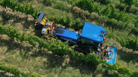 Ви зараз переглядаєте New Holland отримала три відзнаки EIMA 2026 за гібридну систему для спецтракторів, рішення для прес-підбирачів і контроль тяги комбайна