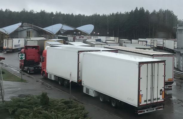 Ви зараз переглядаєте На перетин кордону з ЄС вантажівки з агропродукцією чекають до 9 діб